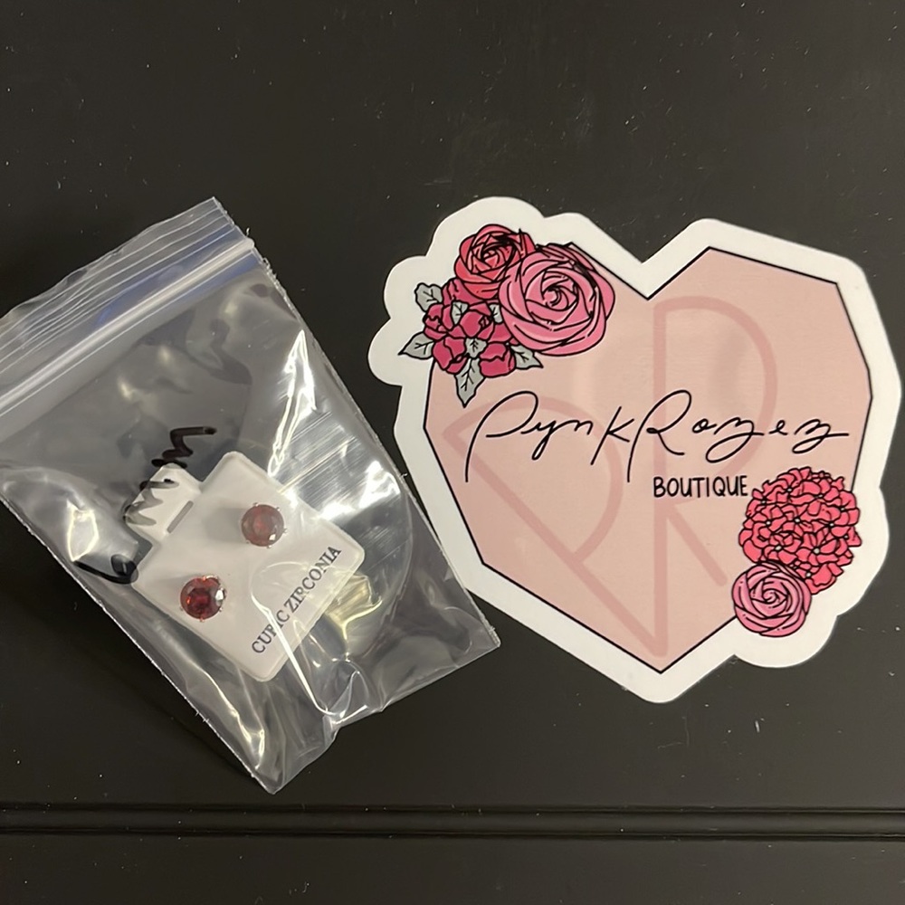 ❤️ CZ Earrings 6mm - Picture 3 of 3